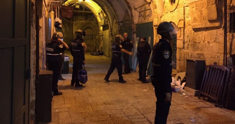 Israeli police kidnaps two Palestinians from Issawiya