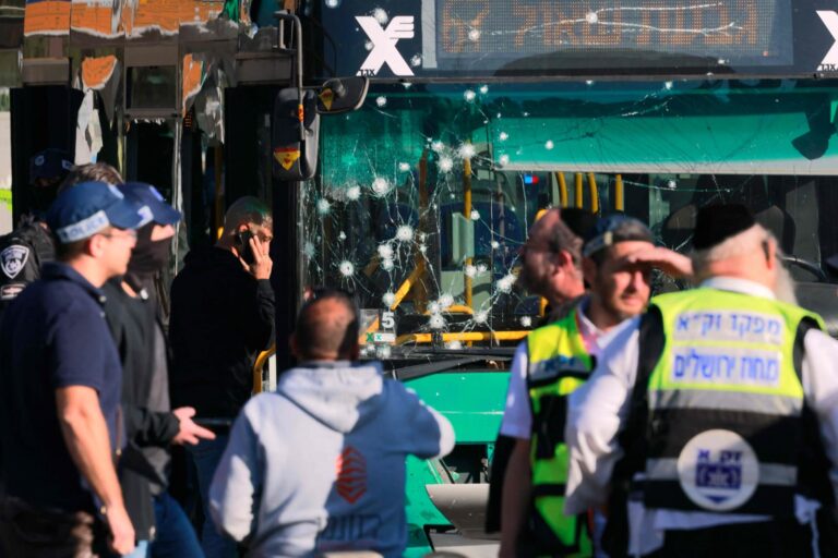 “الفصائل” تبارك تفجيرات القدس: رد فعل طبيعي والمقاومة مستمرة