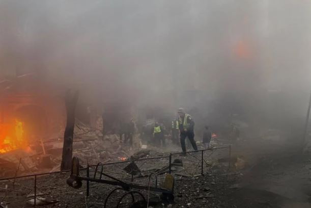 قصف روسي يقطع إمدادات الكهرباء والماء عن كييف