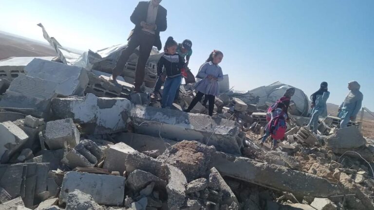  الاحتلال يهدم مدرسة “اصفي” بمسافر يطا جنوب الخليل